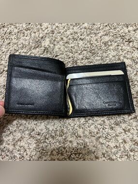 Christopher Hayes Men's Classic Black Leather Bifold Money Clip Wallet